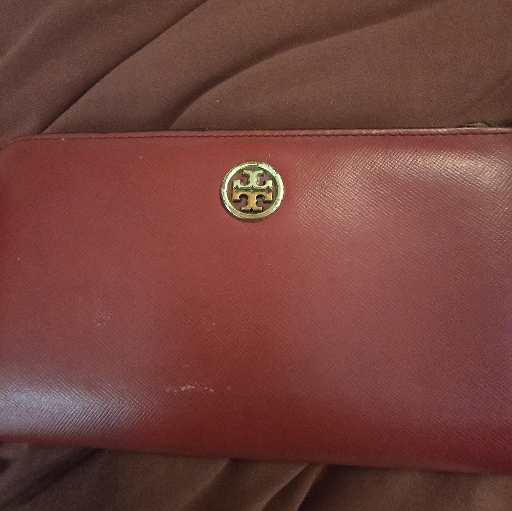 Tory Burch Robinson Leather Zip Wallet.